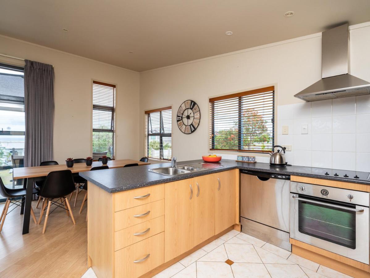 Oceans 8 - Mangawhai Heads Holiday Home 外观 照片